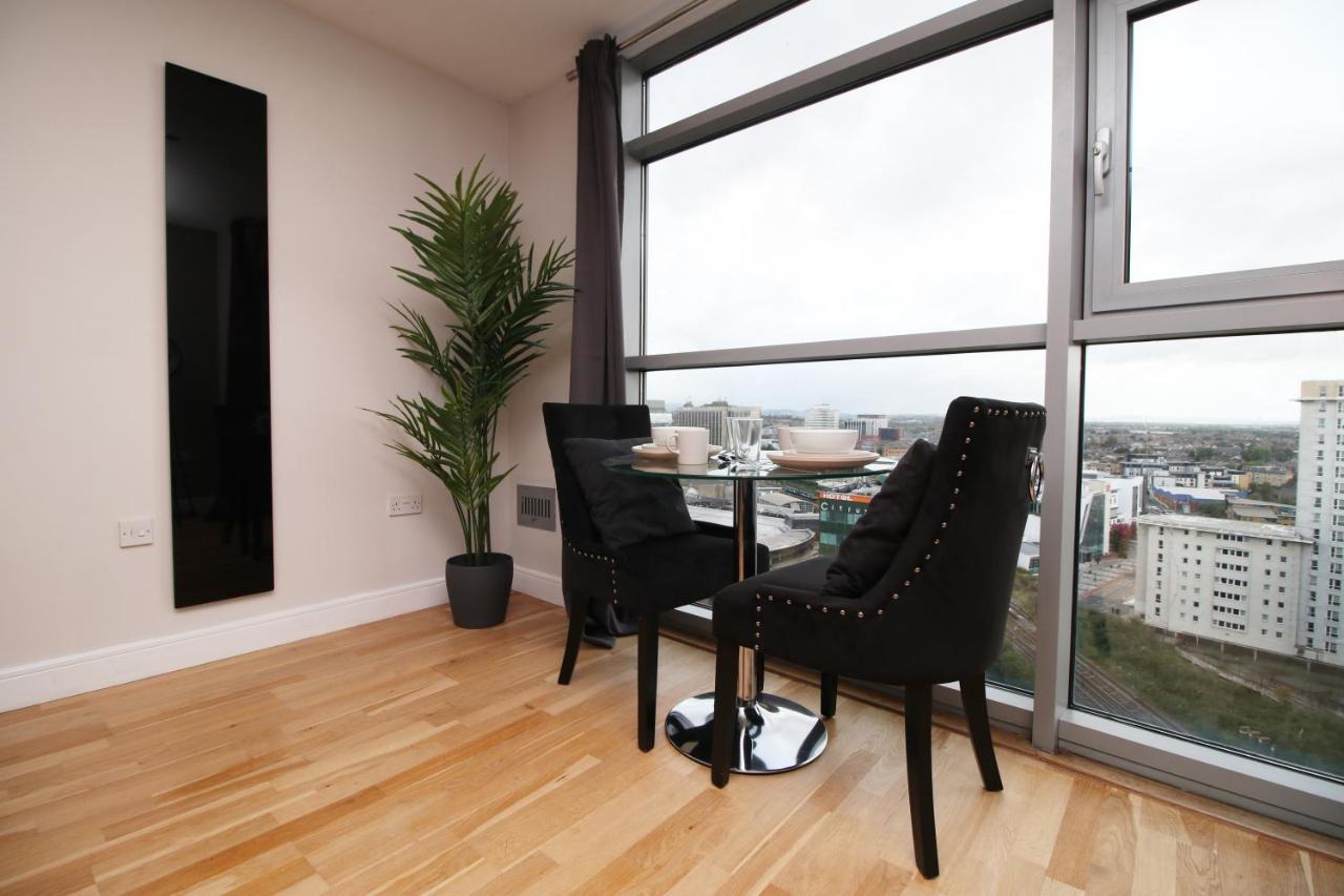 The View - Long Stay Offer - Modern Central Apartment And Parking By Cto Serviced Apartments Кардифф Экстерьер фото