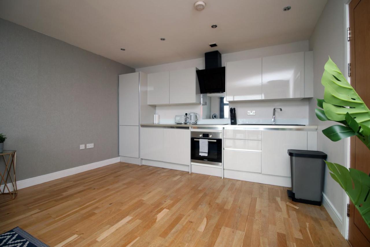 The View - Long Stay Offer - Modern Central Apartment And Parking By Cto Serviced Apartments Кардифф Экстерьер фото