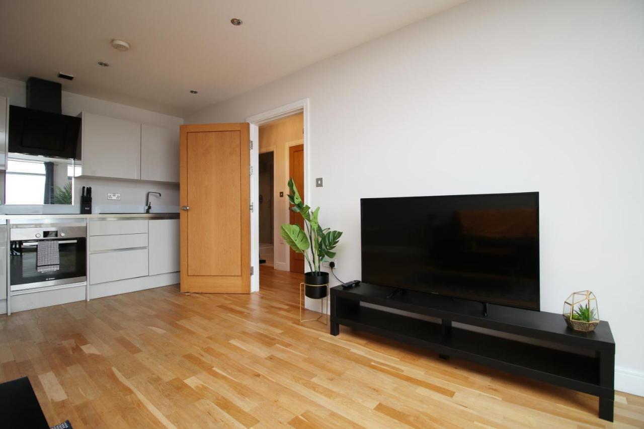 The View - Long Stay Offer - Modern Central Apartment And Parking By Cto Serviced Apartments Кардифф Экстерьер фото