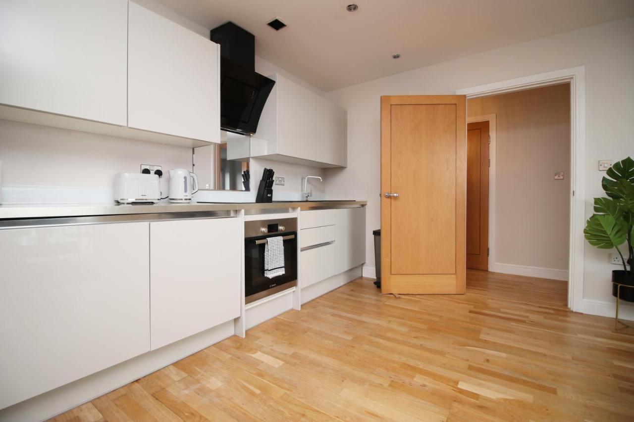 The View - Long Stay Offer - Modern Central Apartment And Parking By Cto Serviced Apartments Кардифф Экстерьер фото