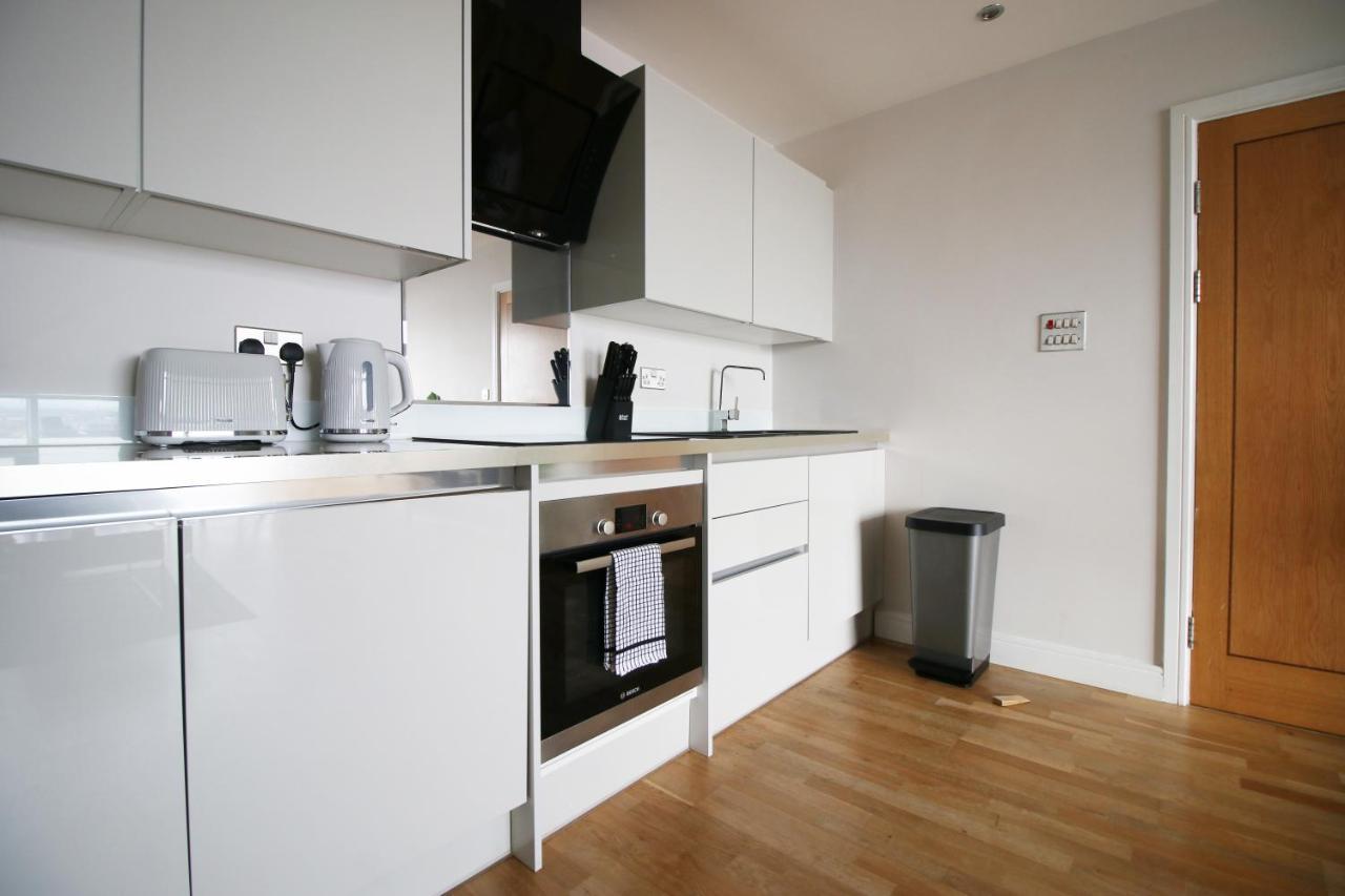 The View - Long Stay Offer - Modern Central Apartment And Parking By Cto Serviced Apartments Кардифф Экстерьер фото