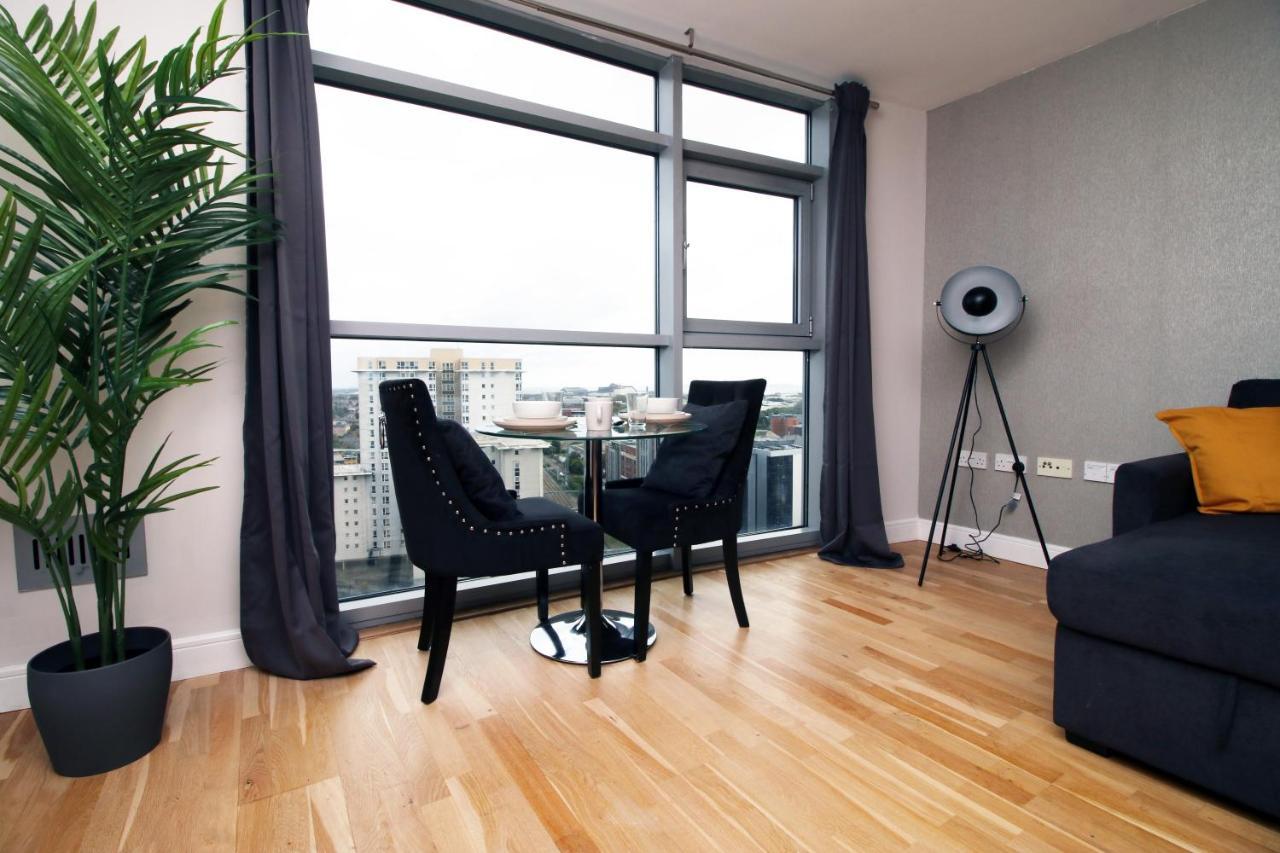 The View - Long Stay Offer - Modern Central Apartment And Parking By Cto Serviced Apartments Кардифф Экстерьер фото