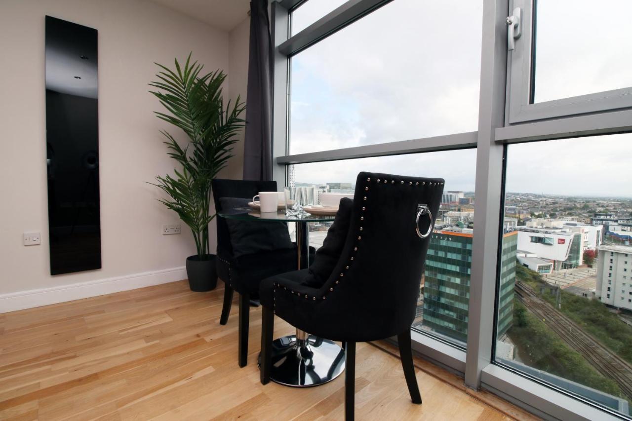 The View - Long Stay Offer - Modern Central Apartment And Parking By Cto Serviced Apartments Кардифф Экстерьер фото